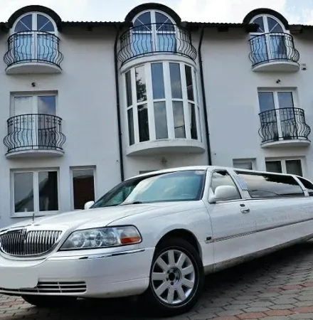 Prague Limo avec stripteaseuse + Club Prague Limo avec stripteaseuse + Club