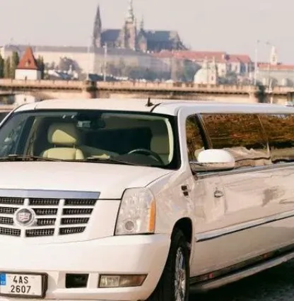 Prague Transfert aéroport en limo Hummer Prague Transfert aéroport en limo Hummer