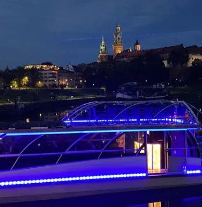 Cracovie CROISIÈRE EN BATEAU Cracovie CROISIÈRE EN BATEAU