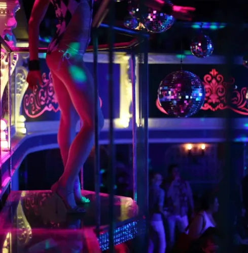 Cracovie CLUB DE STRIP-TEASE VIP — OPEN BAR Cracovie CLUB DE STRIP-TEASE VIP — OPEN BAR