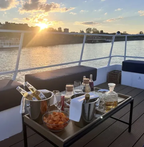 Varsovie CROISIÈRE STRIP ET BOISSONS