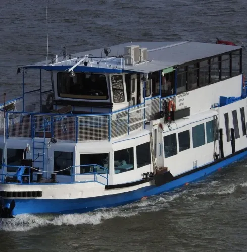 Budapest CROISIÈRE EN BATEAU AVEC STRIPTEASE + CLUB GOGO Budapest CROISIÈRE EN BATEAU AVEC STRIPTEASE + CLUB GOGO